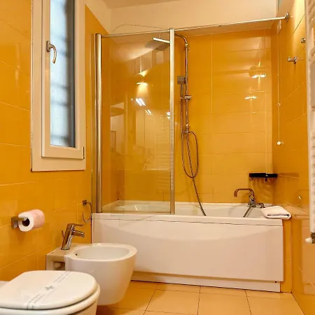 A 2 Passi Dal Duomo Con Parcheggio E 3 Apartamento Florença